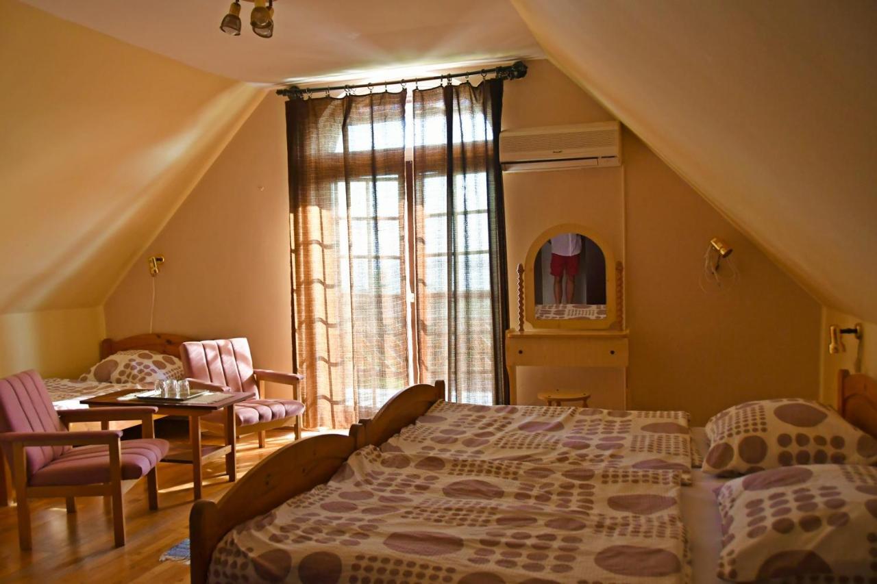 Badacsonyörs Pigal Panzio Bed & Breakfast エクステリア 写真