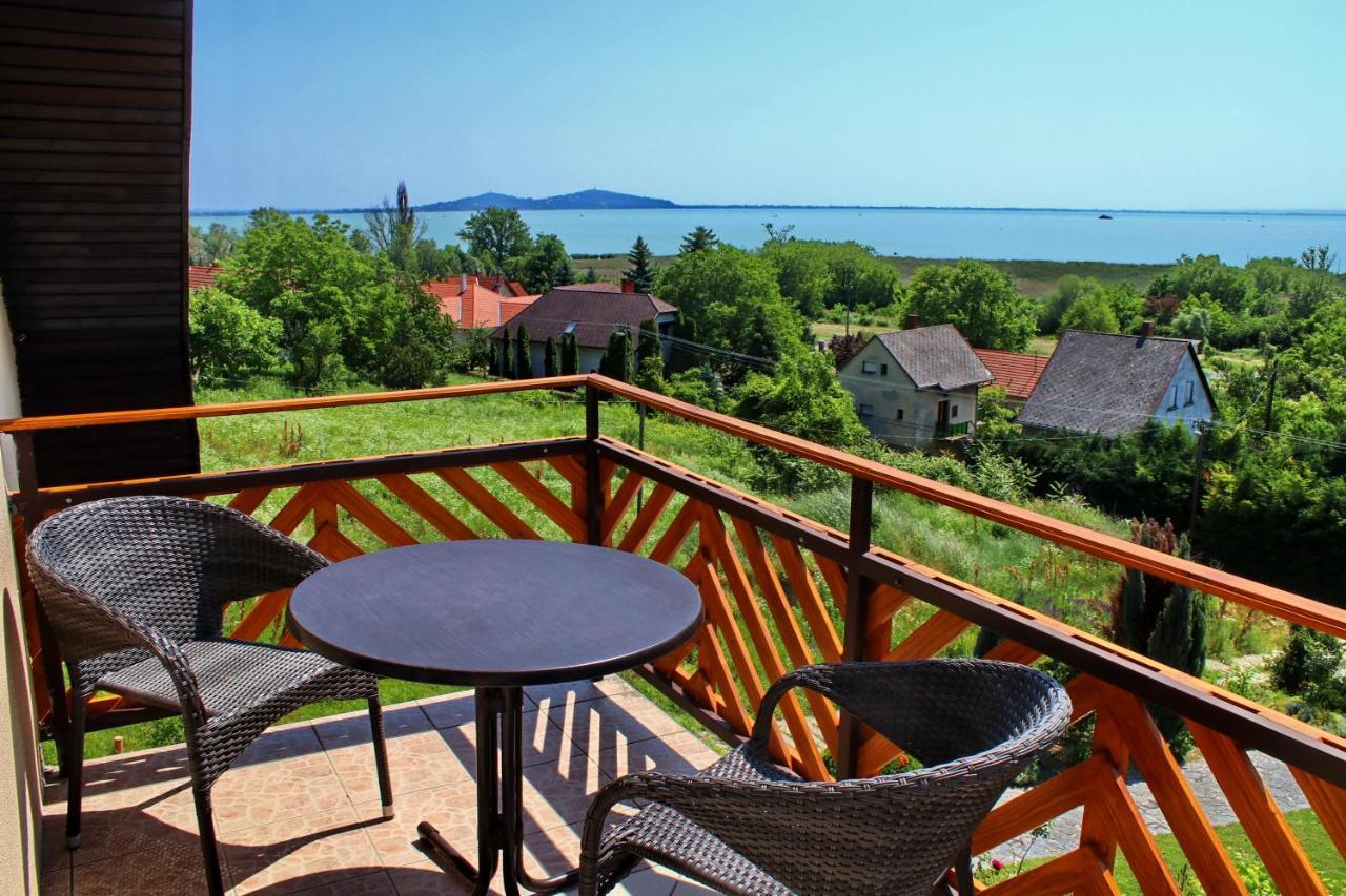 Badacsonyörs Pigal Panzio Bed & Breakfast エクステリア 写真