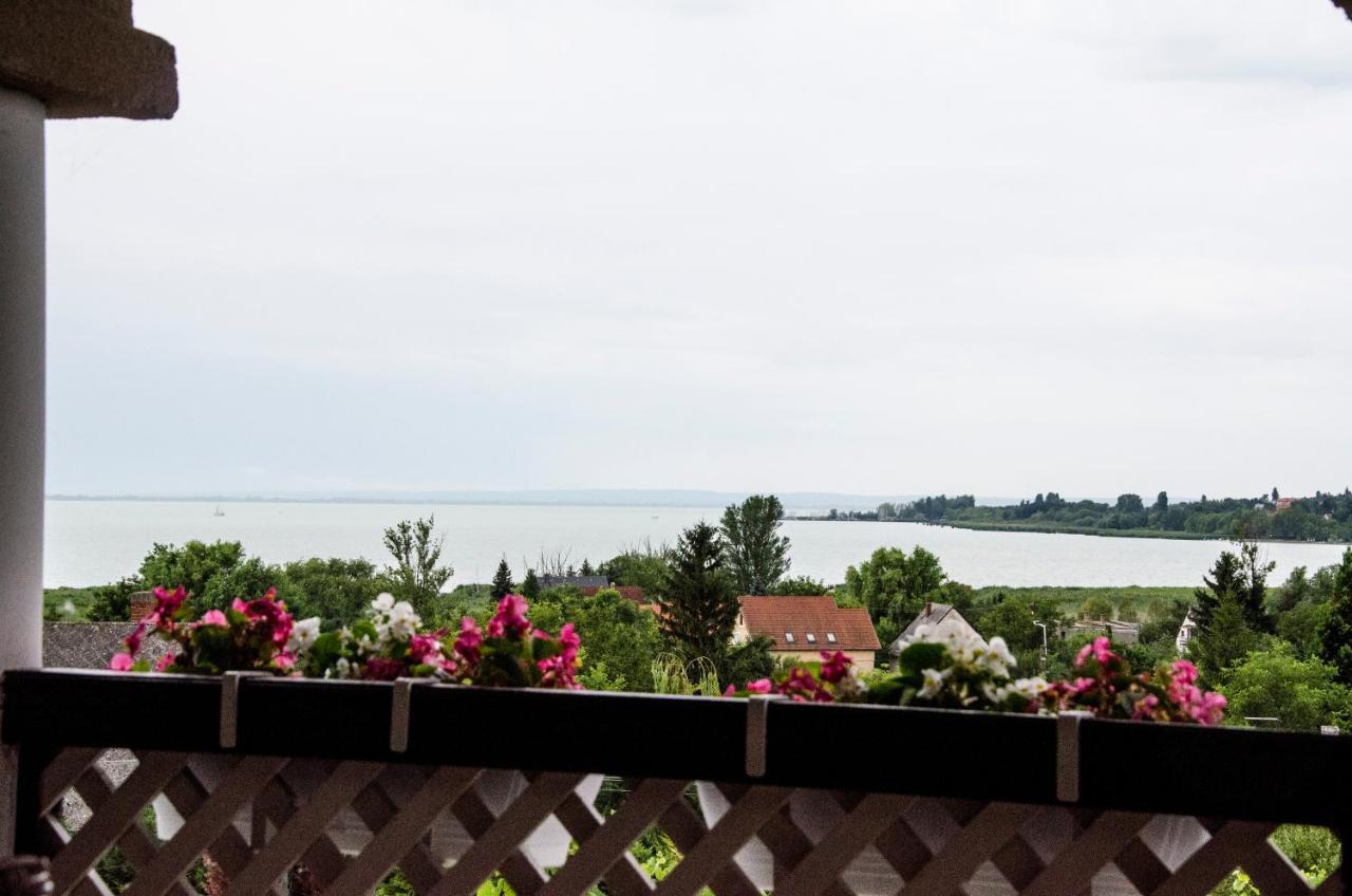 Badacsonyörs Pigal Panzio Bed & Breakfast エクステリア 写真