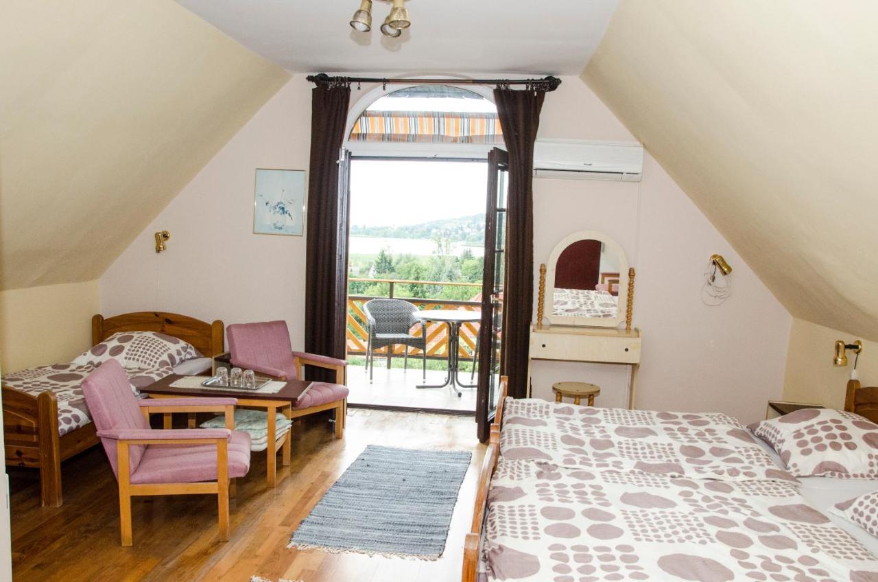 Badacsonyörs Pigal Panzio Bed & Breakfast エクステリア 写真